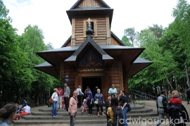 sladami_popieluszki_112
